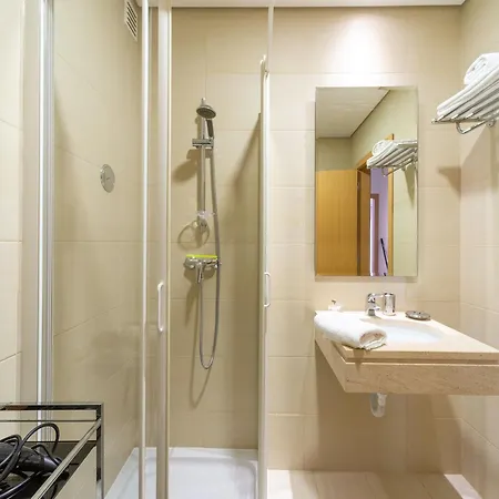 Stunning With Shared Overflow Pool, Cleaning Included Holiday home