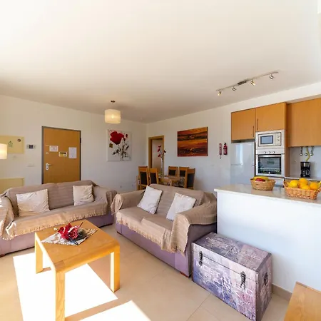Stunning With Shared Overflow Pool, Cleaning Included Holiday home Fuzeta