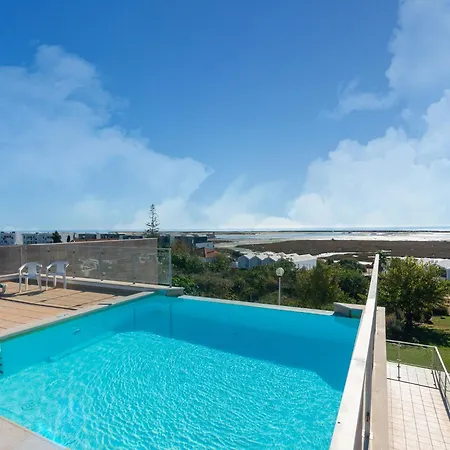 An Idyllic Algarve By The Water, Cleaning Included Semesterbostad Fuzeta