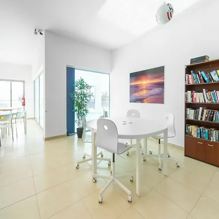 Holiday home Stunning With Shared Overflow Pool, Cleaning Included Fuzeta