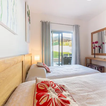Semesterbostad An Idyllic Algarve By The Water, Cleaning Included Fuzeta