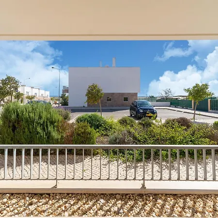 An Idyllic Algarve By The Water, Cleaning Included *