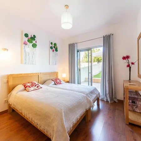 An Idyllic Algarve By The Water, Cleaning Included *